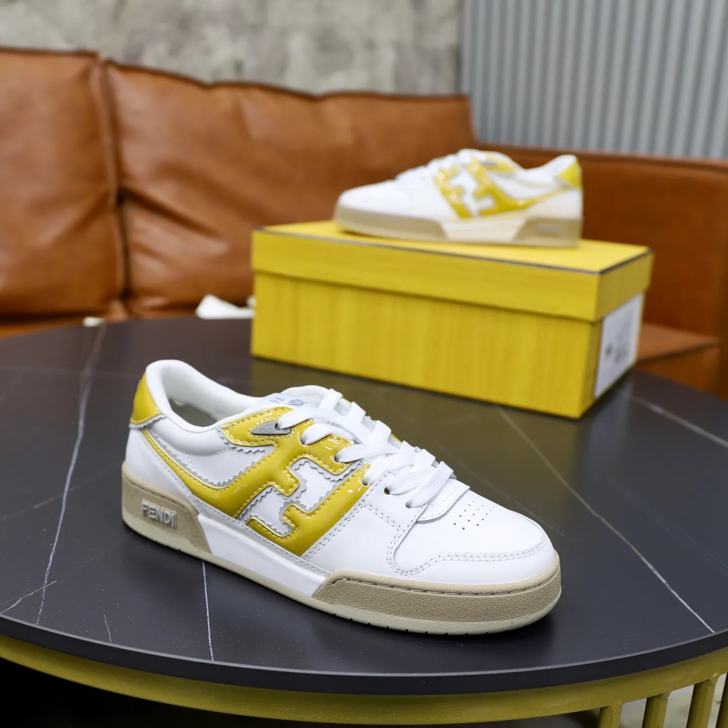 Ex-factory price: 640🔥Couple model (top original order) Brand: FENDI Size: 35-44 (customized for men 38 and 45) Grade: original order quality High version Material: Imported original cowhide stitching ➕ High-quality and comfortable lining Original TPU lightweight anti-slip outsole Style category: Travel fashion casual shoes Versatile trend